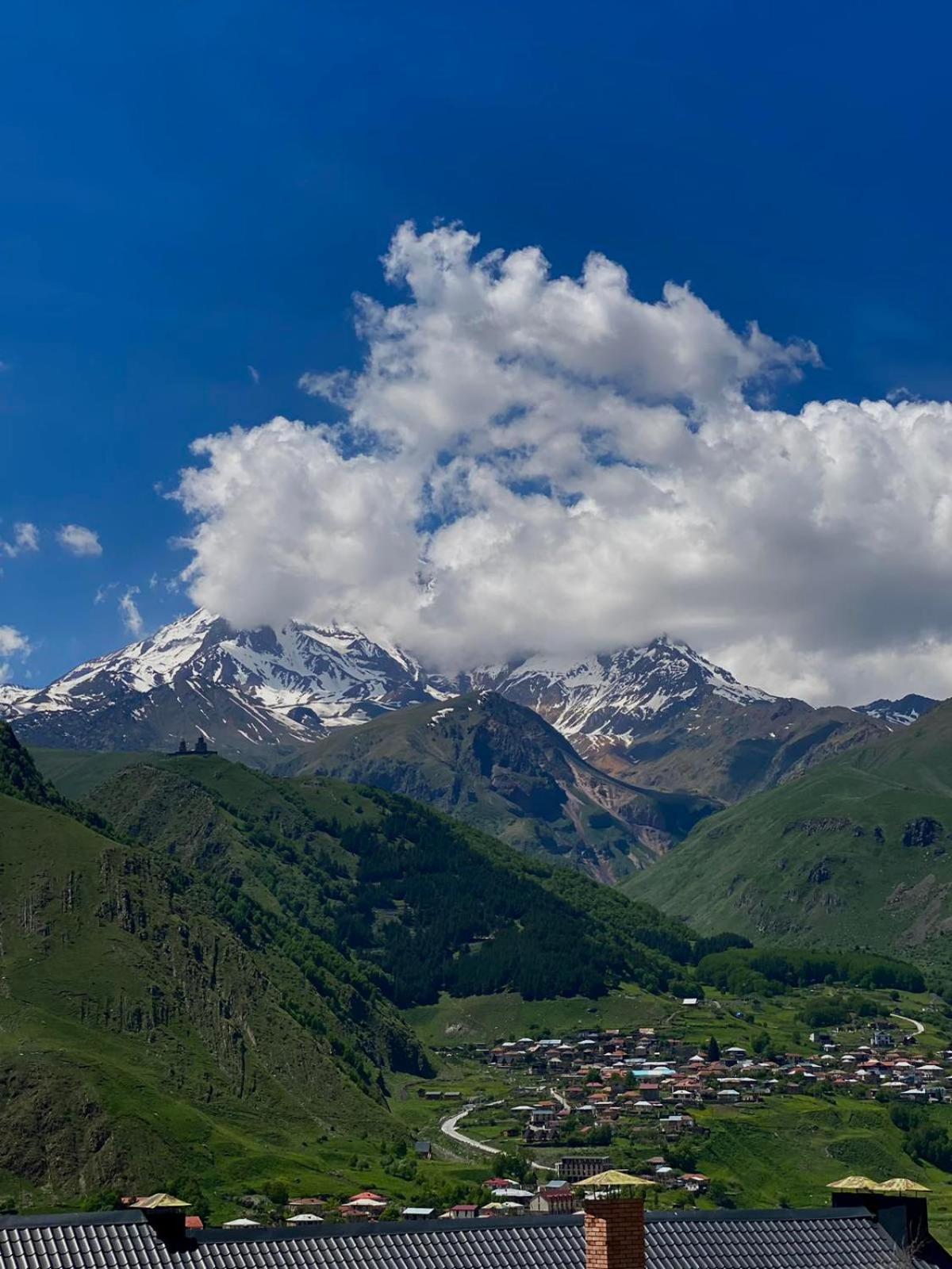 Mood Hotel Kazbegi ภายนอก รูปภาพ