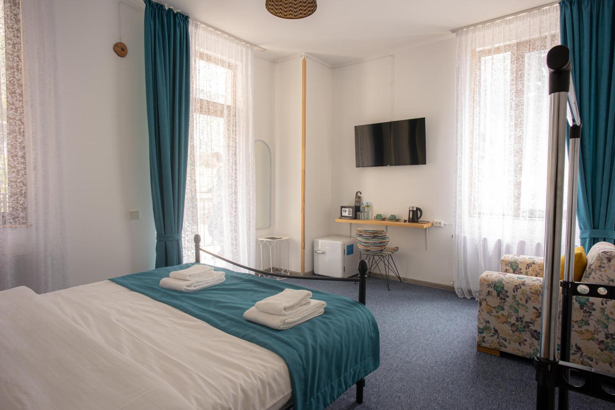 Mood Hotel Kazbegi ภายนอก รูปภาพ