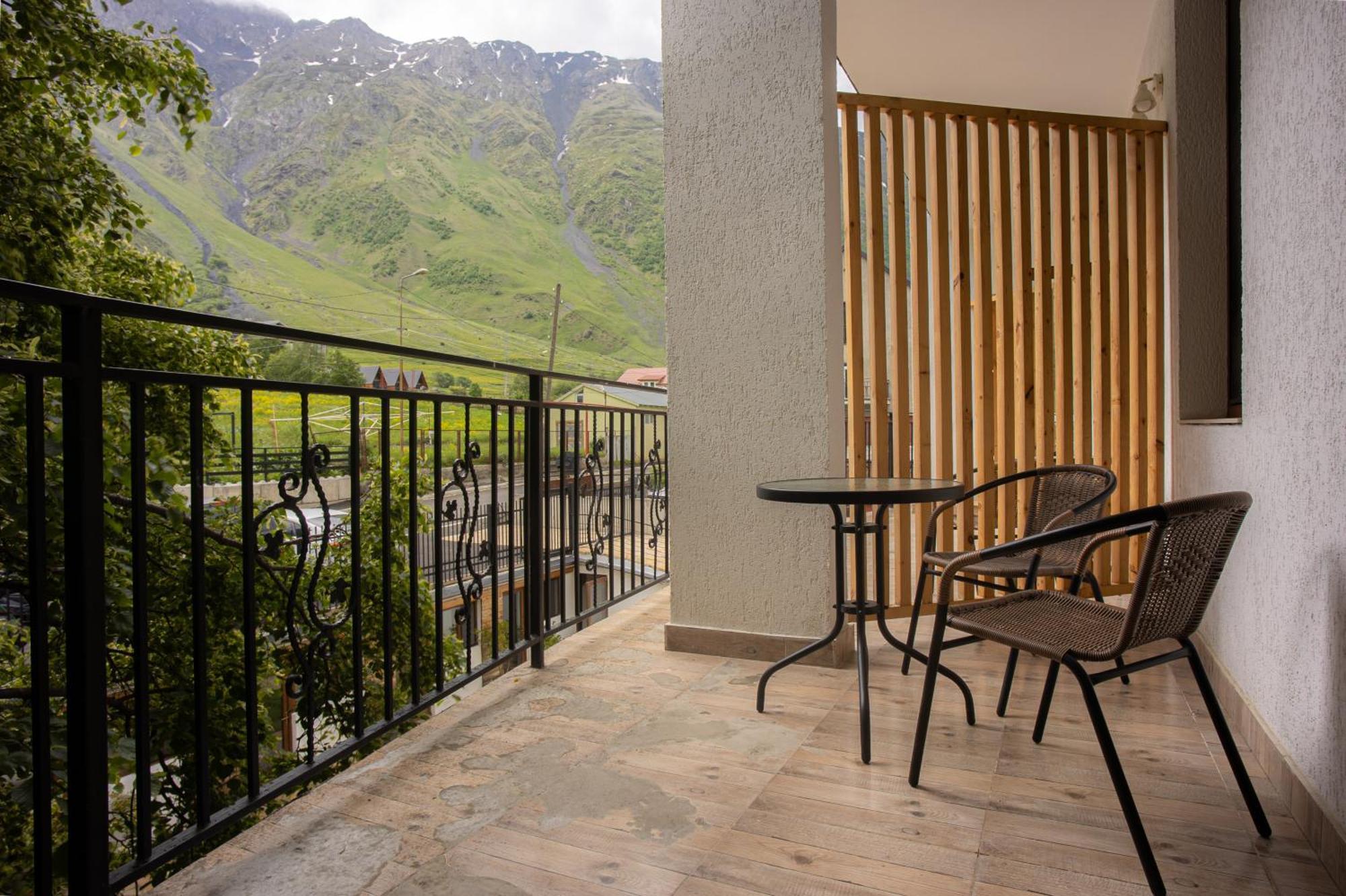 Mood Hotel Kazbegi ภายนอก รูปภาพ